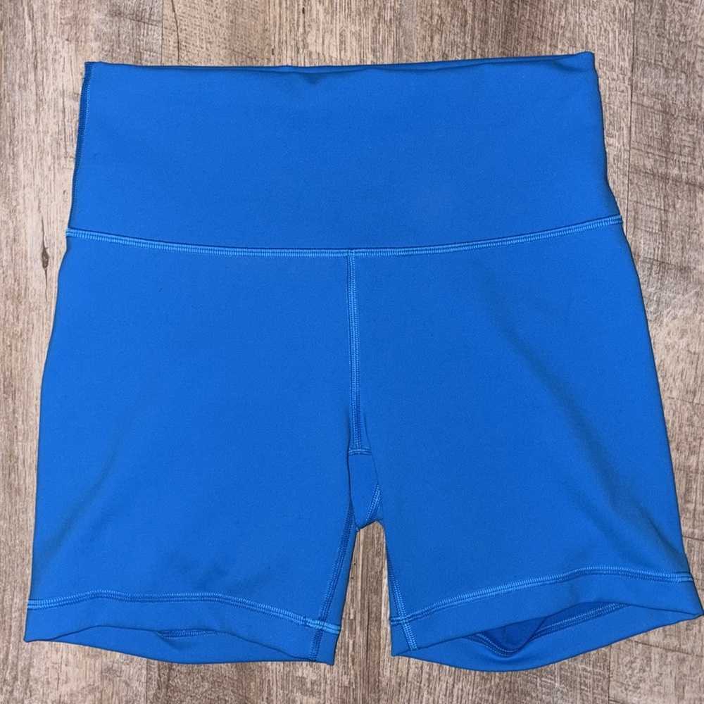 Lululemon 6” Wunder Train Shorts Size 8